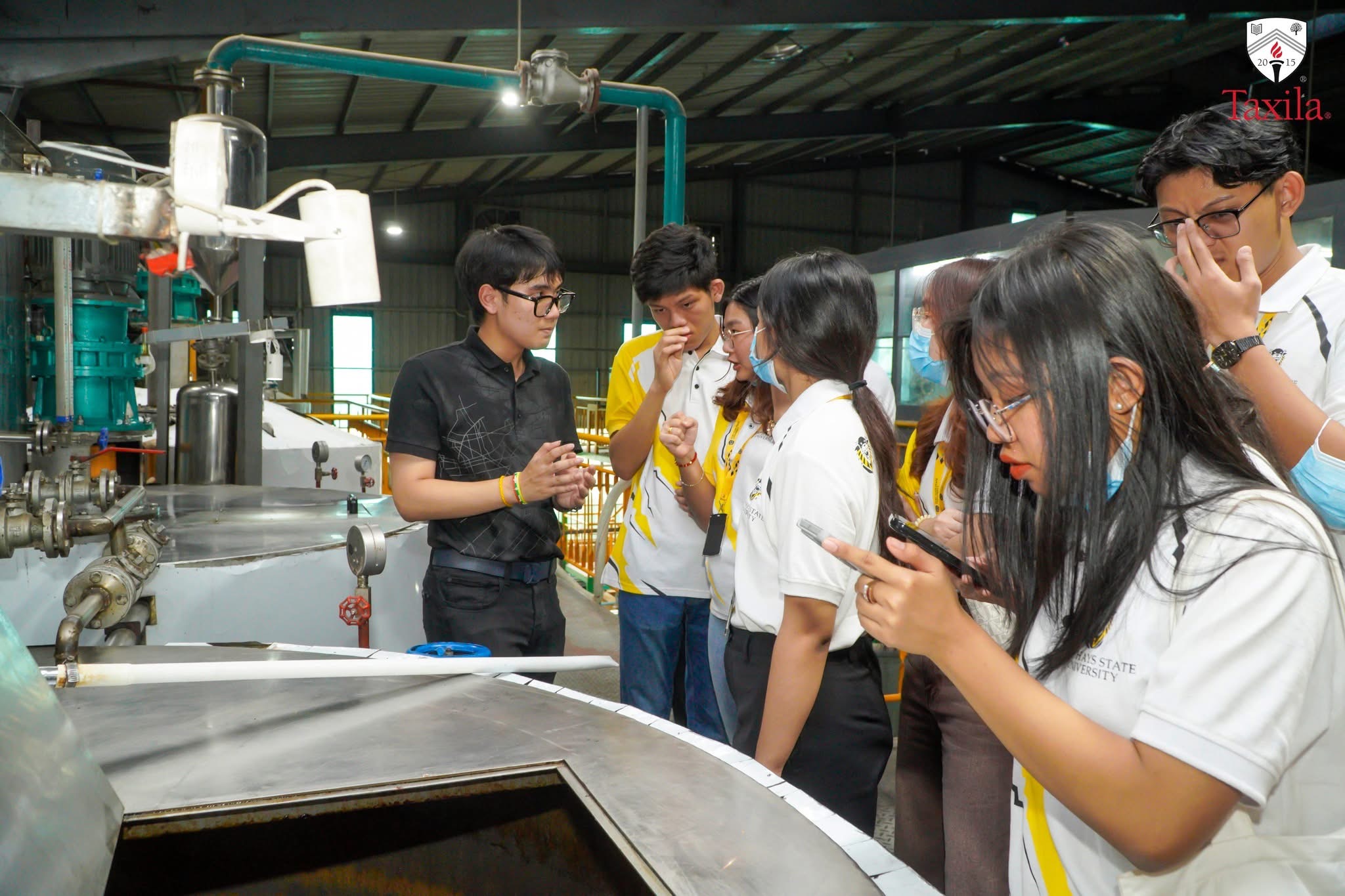 Taxila College refinery visit - image 6